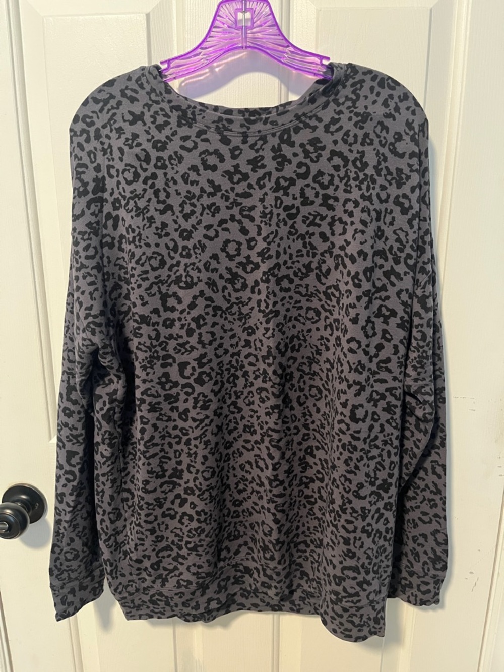 GUC ATHLETA PURE LUXE LEOPARD PRINT SWEATSHIRT - SZ MEDIUM